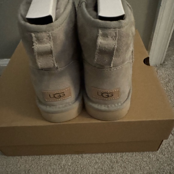 Ugg boots in Goat - Picture 7 of 7